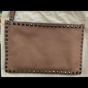 !!SOLD!! Nude/Blush Valentino Rockstuds Pouch